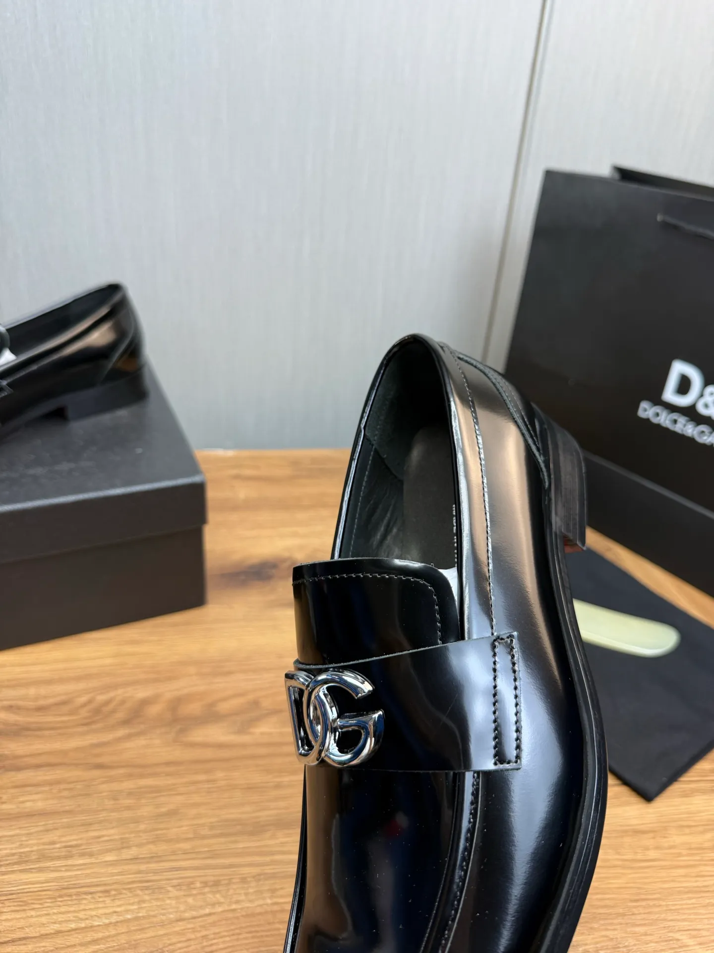 Factory price 520💰 Dolce&G .DG men's loafers👞 Classic and fashionable style, embellished with personalized DG logo. Imported cowhide, open-edge beaded cowhide, cowhide lining, original non-slip and wear-resistant outsole Size: 39-44 (customized at 38.45)